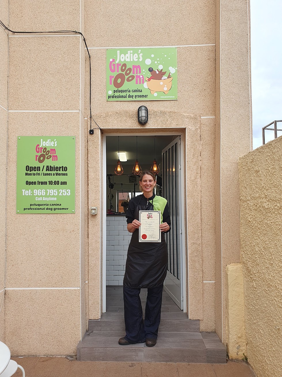 Alke, German, lives in Mallorca